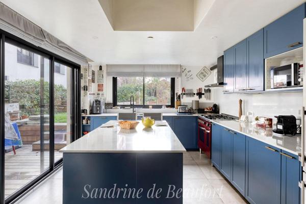 Asnieres - Quartier des Philosophes. 184 m2 de plain pied - terrasse - jardin - parkings