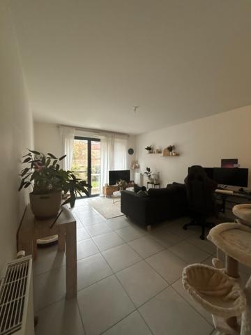 ROUEN - BOULINGRIN - APPARTEMENT RECENT F2 - AVEC PARKING ET EXTERIEUR