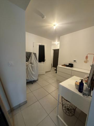 ROUEN - BOULINGRIN - APPARTEMENT RECENT F2 - AVEC PARKING ET EXTERIEUR