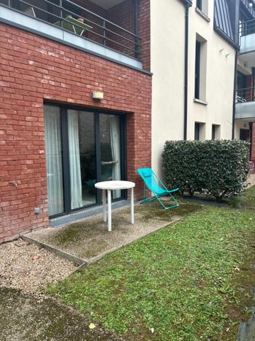 ROUEN - BOULINGRIN - APPARTEMENT RECENT F2 - AVEC PARKING ET EXTERIEUR