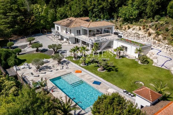 Propriété contemporaine d’exception avec piscine et vues dominantes aux portes de Bordeaux