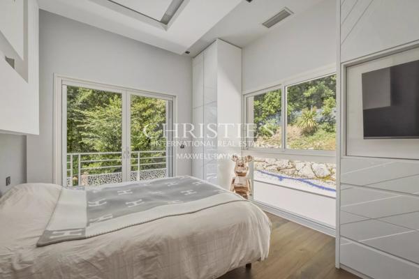 Propriété contemporaine d’exception avec piscine et vues dominantes aux portes de Bordeaux