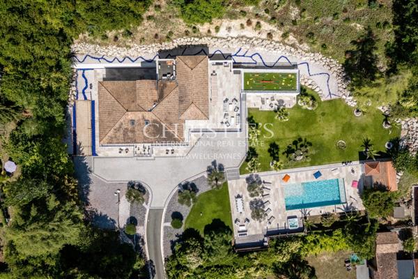 Propriété contemporaine d’exception avec piscine et vues dominantes aux portes de Bordeaux