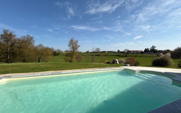 Maison à vendre    5 pièces •  Brevans