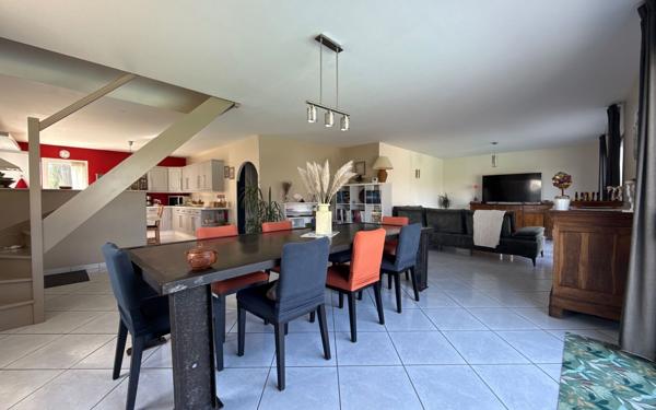 Maison à vendre    5 pièces •  Brevans