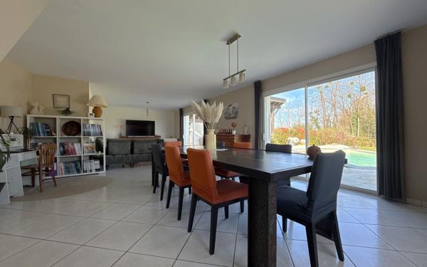 Maison à vendre    5 pièces •  Brevans