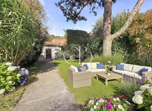 Maison Villejuif 4 pièce(s) 70 m2 AVEC JARDIN ET DEPENDANCE