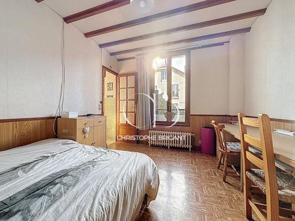 Maison Villejuif 4 pièce(s) 70 m2 AVEC JARDIN ET DEPENDANCE