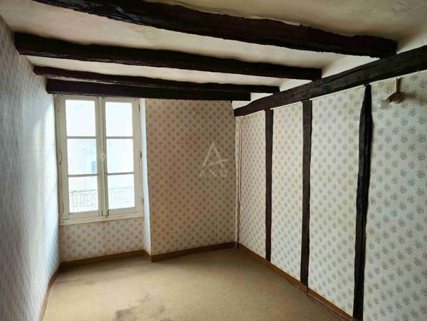 Ensemble immobilier de 230 m² dans le bourg de MORANNES