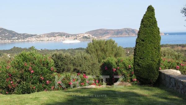 Lumio, haute Corse, Villa avec piscine et vue sur mer à vendre