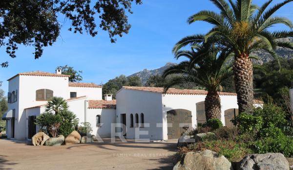 Lumio, haute Corse, Villa avec piscine et vue sur mer à vendre