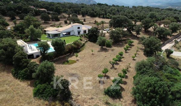 Lumio, haute Corse, Villa avec piscine et vue sur mer à vendre