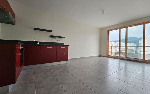Appartement à vendre    3 pièces • 62,46 m2 Saint-Étienne