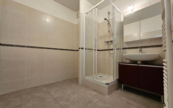 Appartement à vendre    3 pièces • 62,46 m2 Saint-Étienne