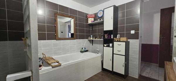 Maison en pierre 146m² rénovée situé à Frasne-le-Château