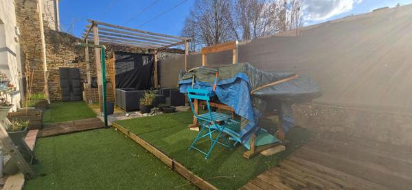 Maison en pierre 146m² rénovée situé à Frasne-le-Château