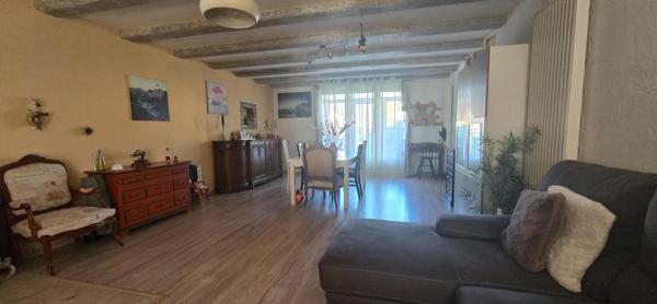 Maison en pierre 146m² rénovée situé à Frasne-le-Château