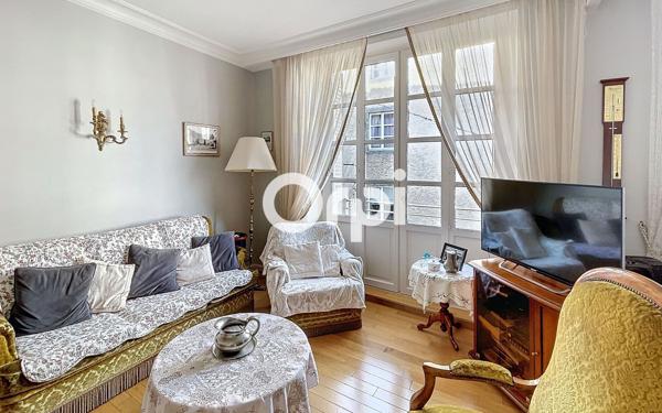 Immeuble à vendre    9 pièces • 230 m2 Saint-Flour