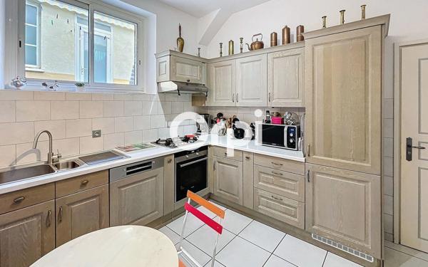 Immeuble à vendre    9 pièces • 230 m2 Saint-Flour