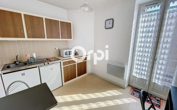 Immeuble à vendre    9 pièces • 230 m2 Saint-Flour