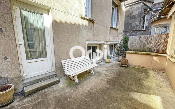 Immeuble à vendre    9 pièces • 230 m2 Saint-Flour