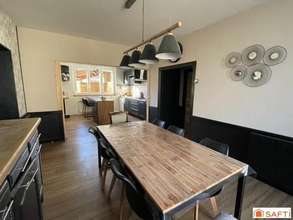 Maison de 235 m2 au coeur de Montbazens avec terrain