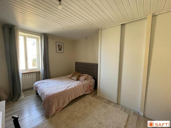 Maison de 235 m2 au coeur de Montbazens avec terrain