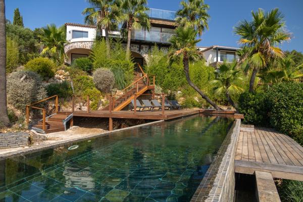 Villa d'Exception, 600 m2 en surfaces annexes.