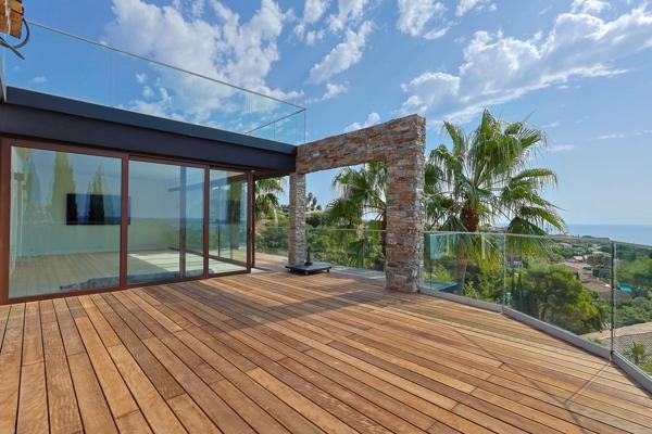 Villa d'Exception, 600 m2 en surfaces annexes.