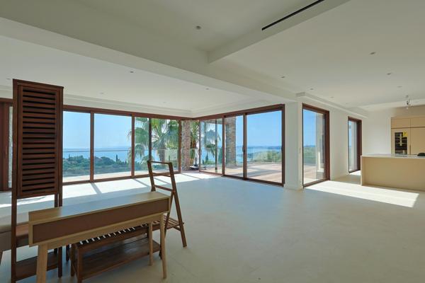 Villa d'Exception, 600 m2 en surfaces annexes.