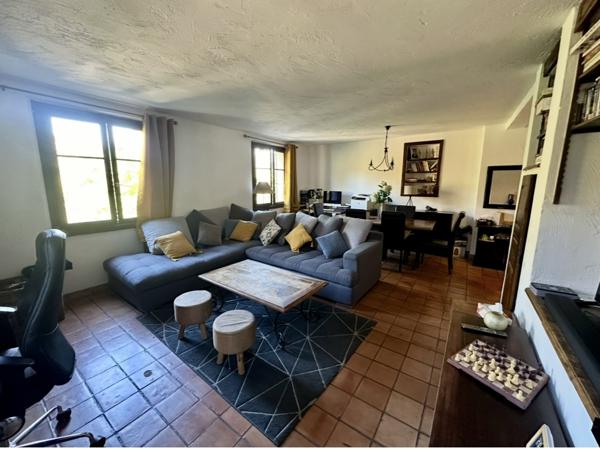 Fonds De Commerce - 137 m²