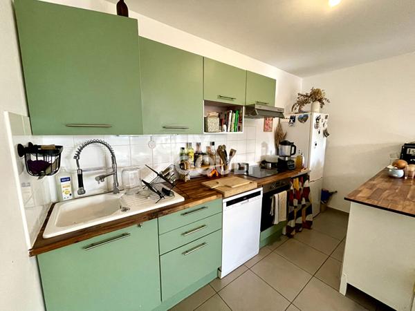 A louer T3 meublé de 61 m² en rez de jardin + terrasse + garage double à la Mulatière