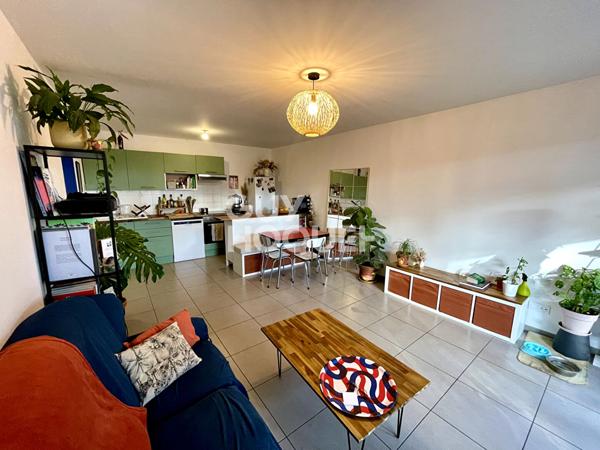 A louer T3 meublé de 61 m² en rez de jardin + terrasse + garage double à la Mulatière