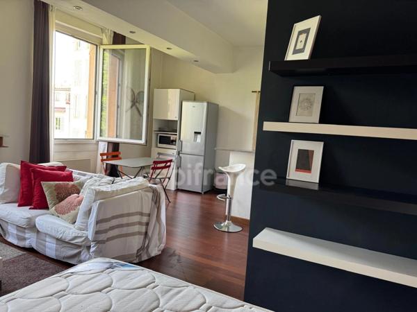 MARSEILLE 6E ARRT (13) STUDIO MEUBLE EQUIPE 185.000 EUROS