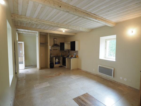 Bédoin (84410) Maison de village à louer lumineuse 2 chambres