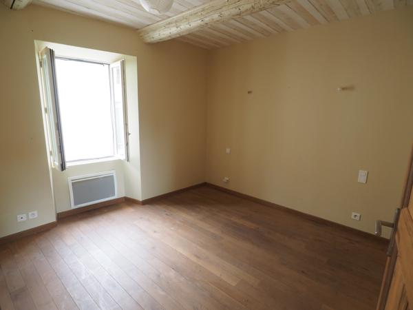 Bédoin (84410) Maison de village à louer lumineuse 2 chambres