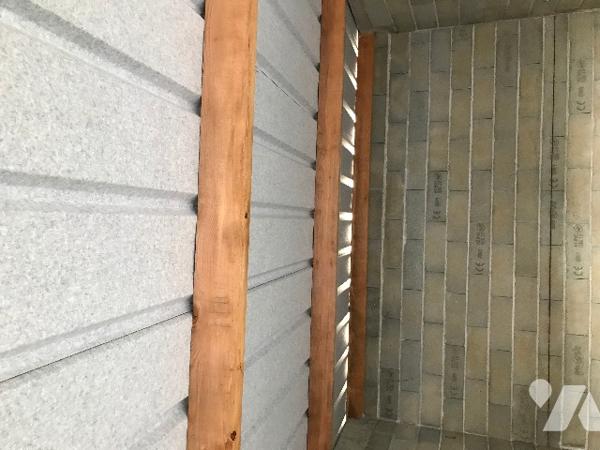 Grand garage fermé de 27,20 m², construit en 2018, et situé en centre ville de BAGNERES DE BIGORRE.