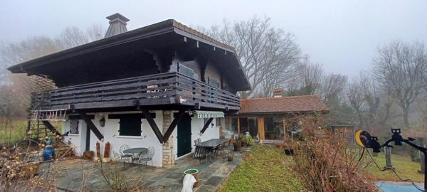 Saint-Jean-de-Gonville (01630) maison avec piscine garages et terrain constructible