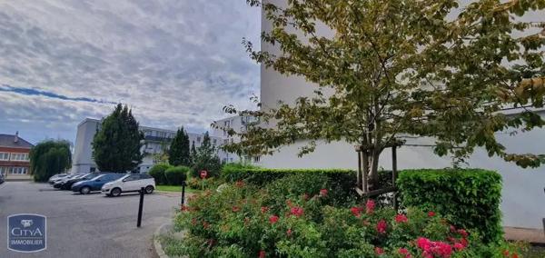 Appartement à louer 4 pièces 66.75m²