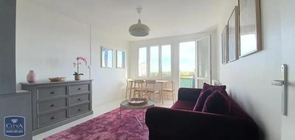 Appartement à louer 4 pièces 66.75m²