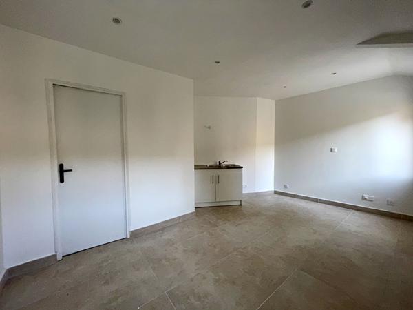 Appartement Chatenay Malabry 1 pièce(s) 18.56 m2 ; Terrasse 9.24 m2