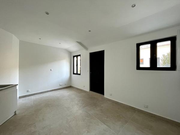 Appartement Chatenay Malabry 1 pièce(s) 18.56 m2 ; Terrasse 9.24 m2