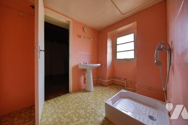 Au lieu-dit Le Foyer, maison mitoyenne à rénover