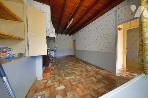 Au lieu-dit Le Foyer, maison mitoyenne à rénover