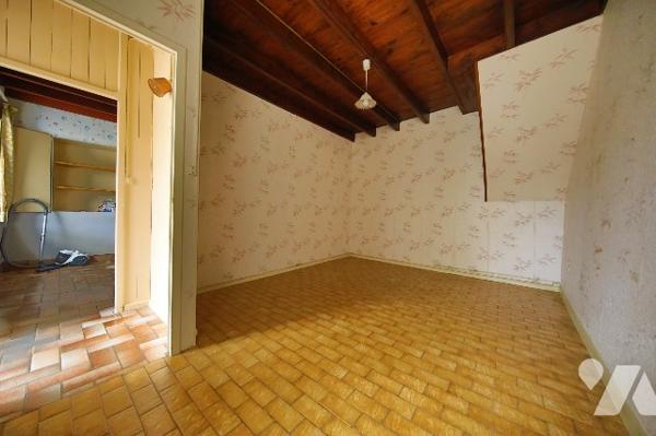 Au lieu-dit Le Foyer, maison mitoyenne à rénover