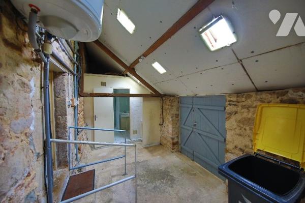 Au lieu-dit Le Foyer, maison mitoyenne à rénover