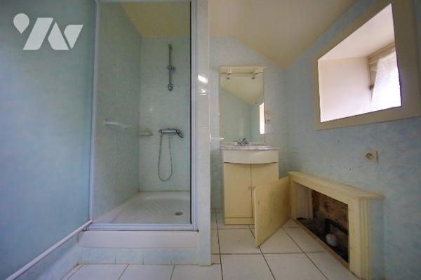 Au lieu-dit Le Foyer, maison mitoyenne à rénover