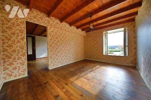 Au lieu-dit Le Foyer, maison mitoyenne à rénover