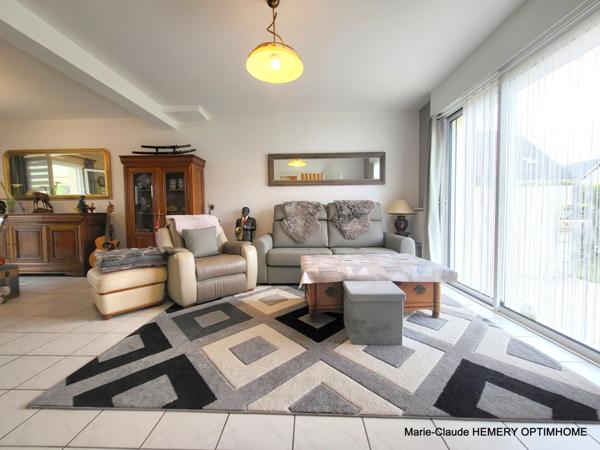 Dinard: Maison de 89m² avec garage sur jardin clos de 353m². 4 chambres. plages et commerces à 15 minutes à pied