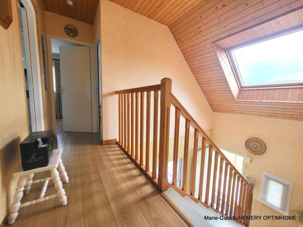 Dinard: Maison de 89m² avec garage sur jardin clos de 353m². 4 chambres. plages et commerces à 15 minutes à pied